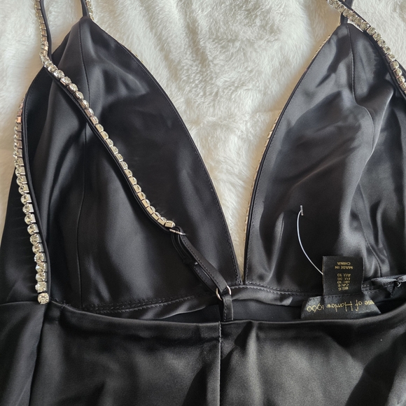 Elegant Black Satin HOUSE OF HARLOW DRESS with Crystal Size 6 - Picture 12 of 14